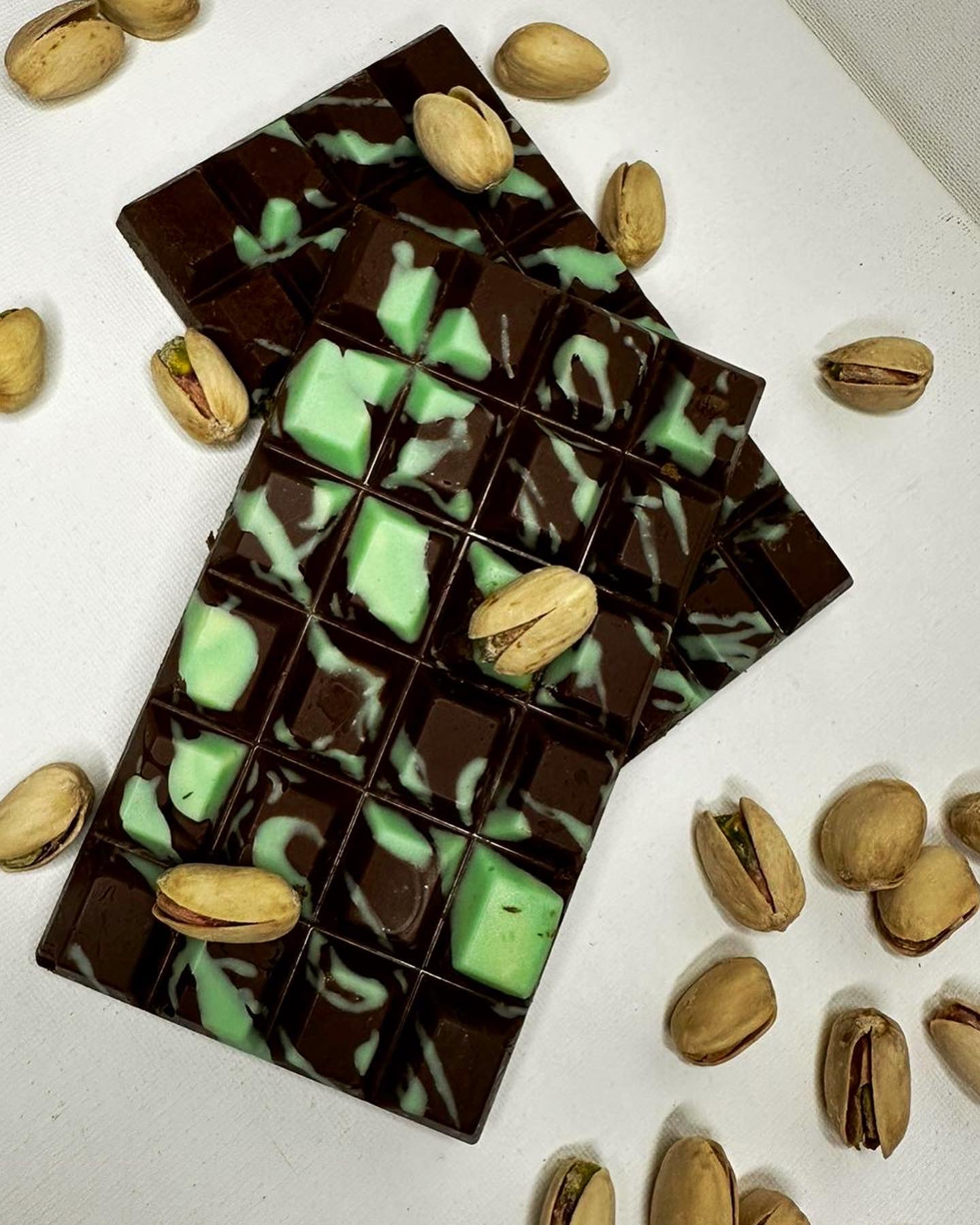 TABLETTE CHOCOLAT FOURRÉE À LA PISTACHE